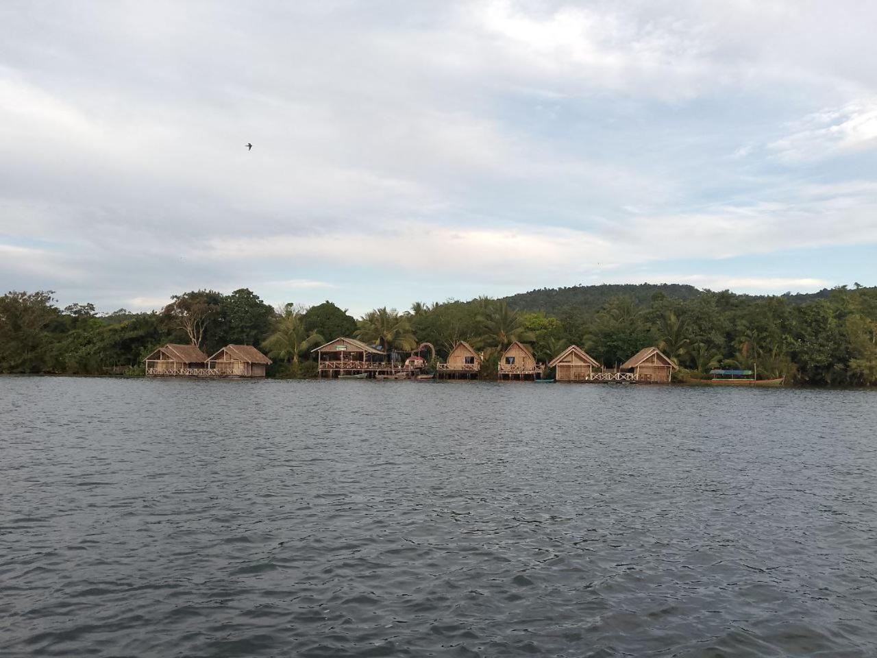 Villa The Floating House Krŏng Kaôh Kŏng Camera foto